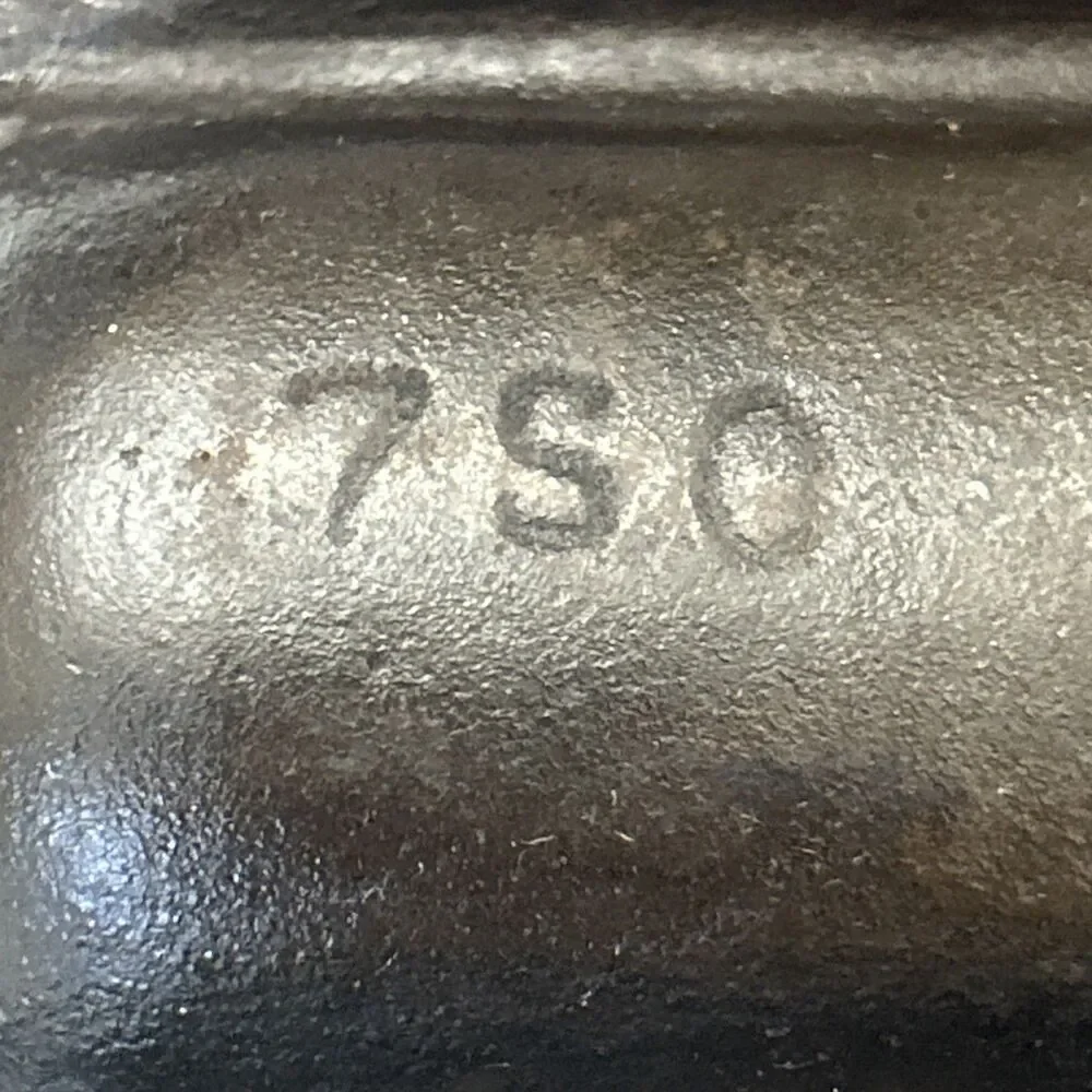 Unbranded vintage baking