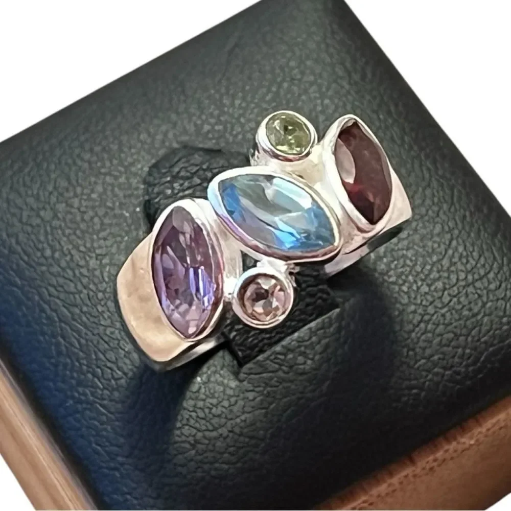 925 Sterling Silver this unique