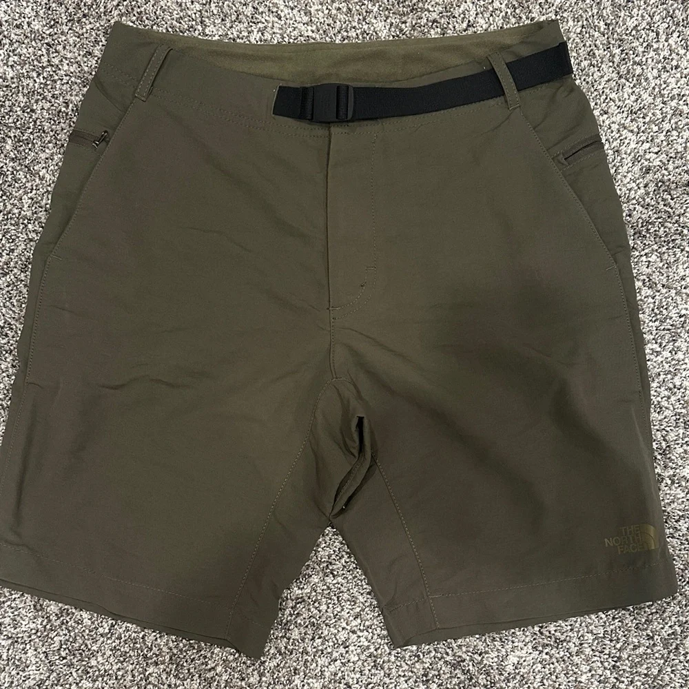 The North Face Men's Belted Paramount Trail Hiking Shorts