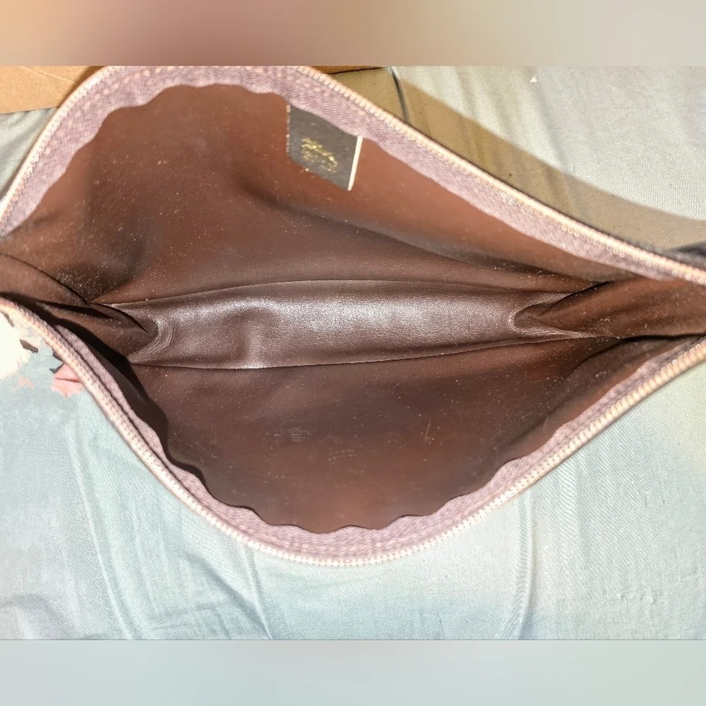Longchamp stylish clutch