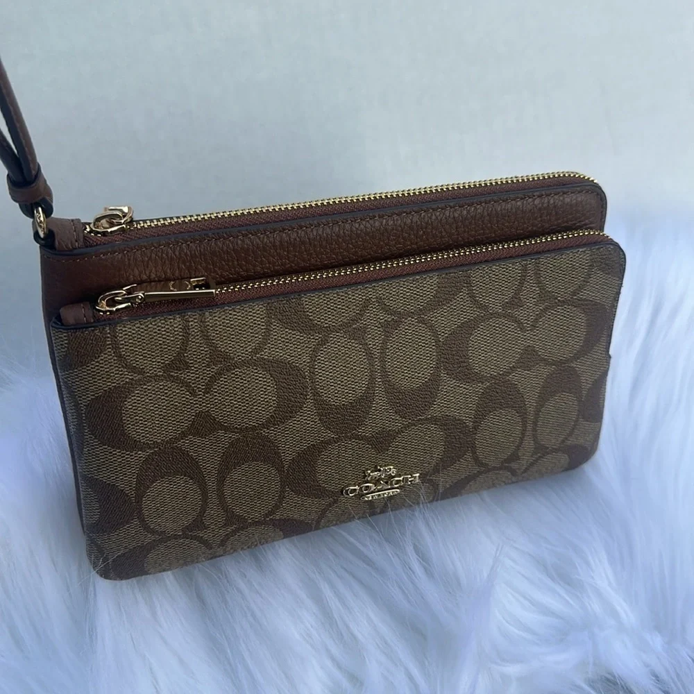 Coach stylish wristlet