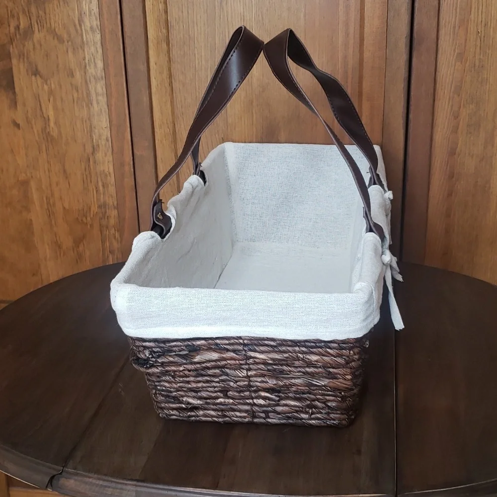 N/A wicker basket