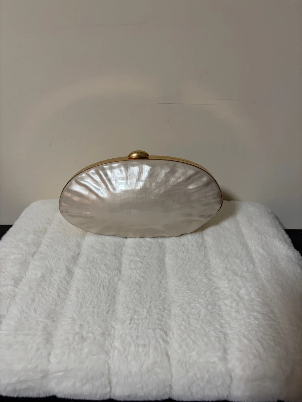 Zara pearlescent shell