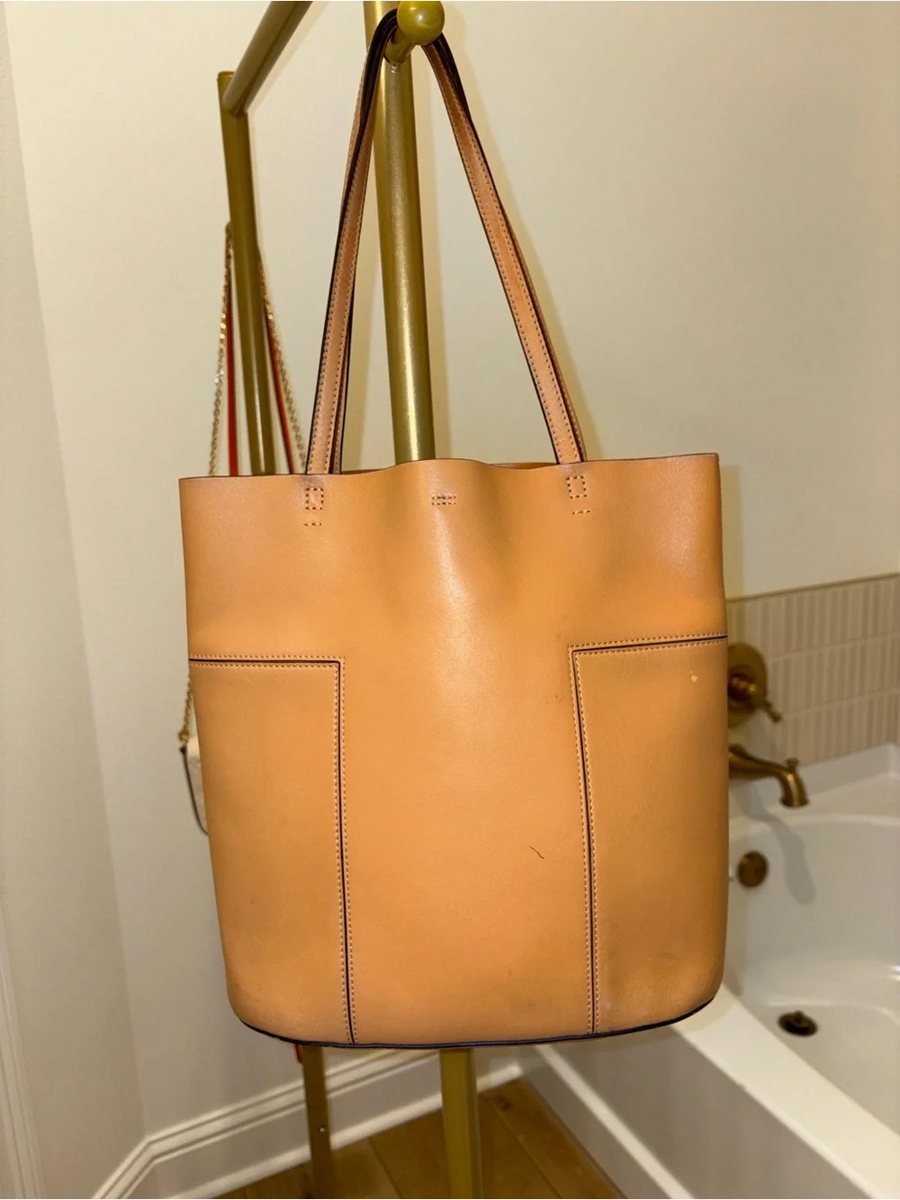 Tory Burch marks tb