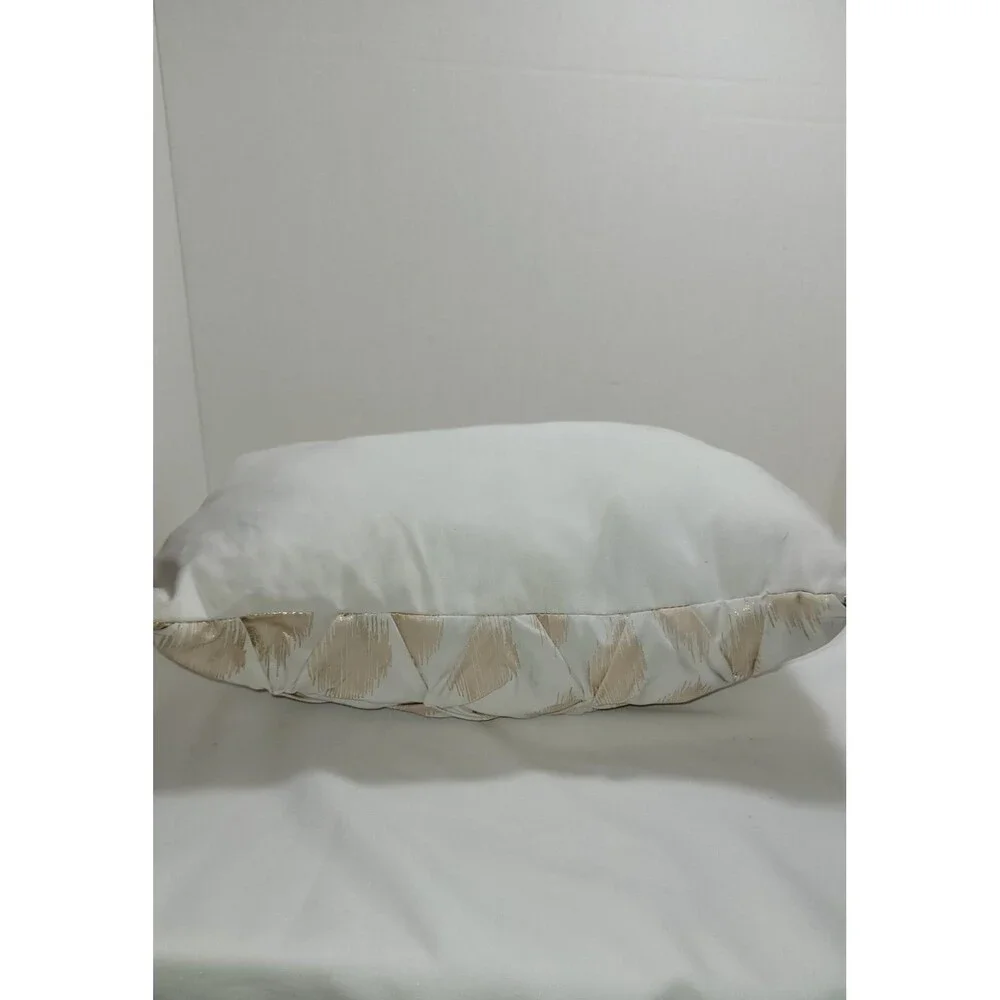 Unbranded white gold