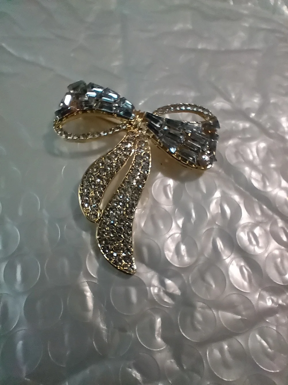 Gold-Tone Bow Brooch with Clear Crystals - Elegant Women’s Jewelry