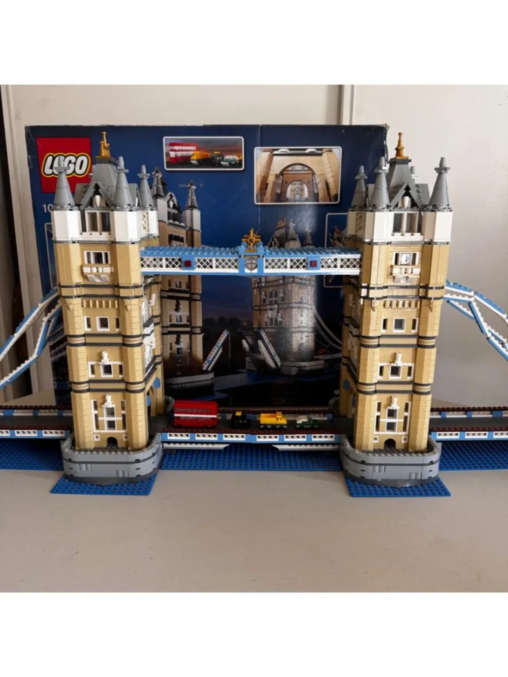 LEGO Creator Expert Tower Bridge Set 10214 W/ Box & Instructions 99.99% Complete