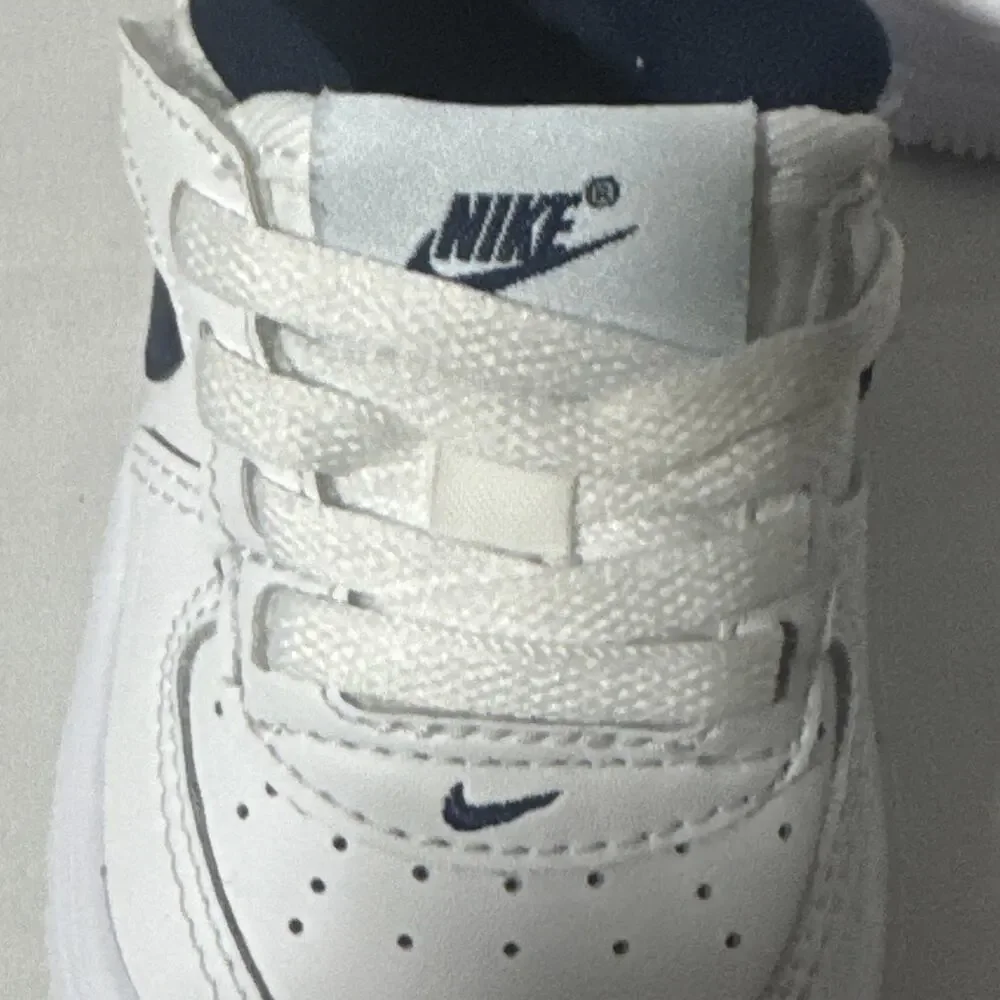 Nike force low