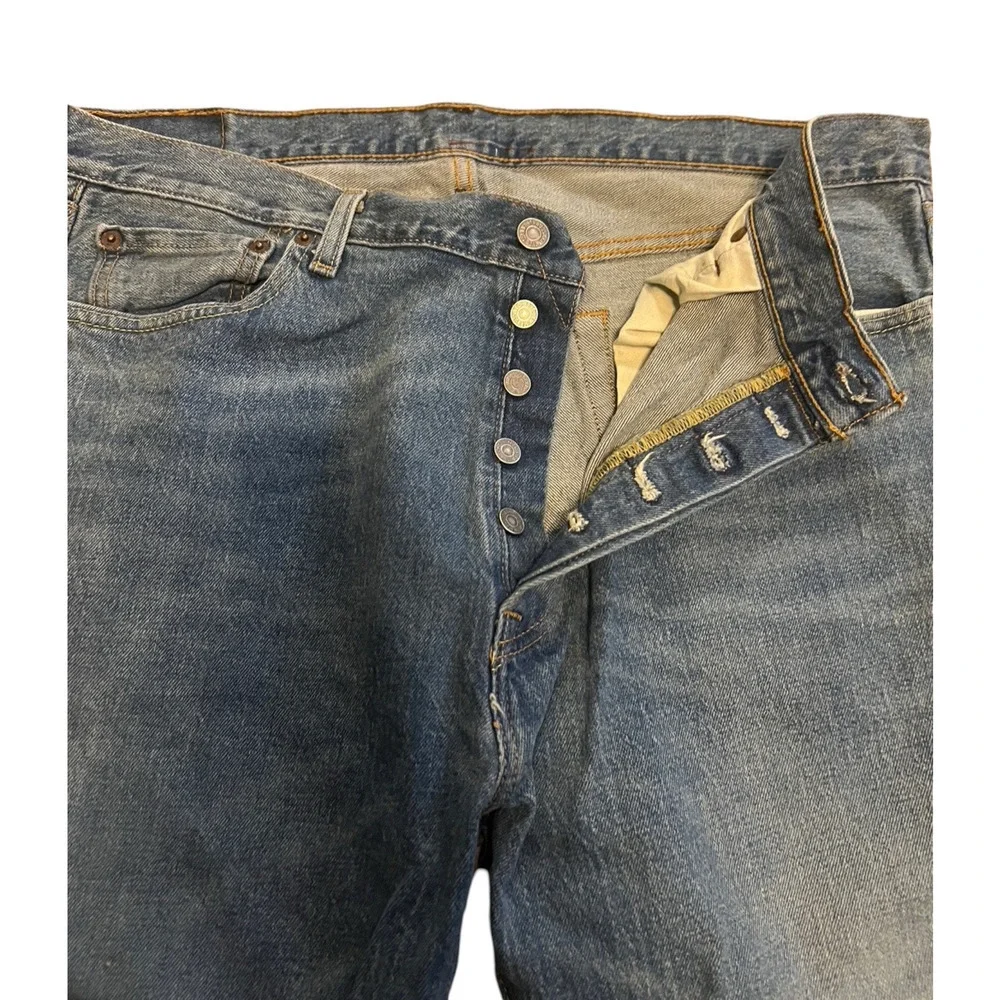 Levis item excellent