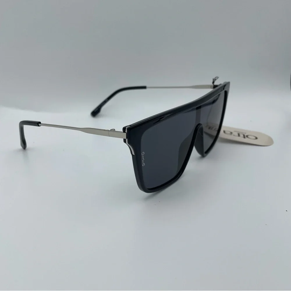Otra stylish unique