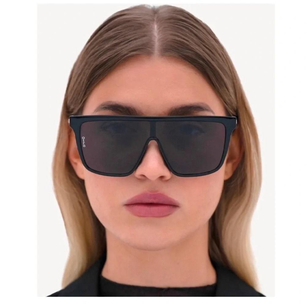 Otra stylish unique