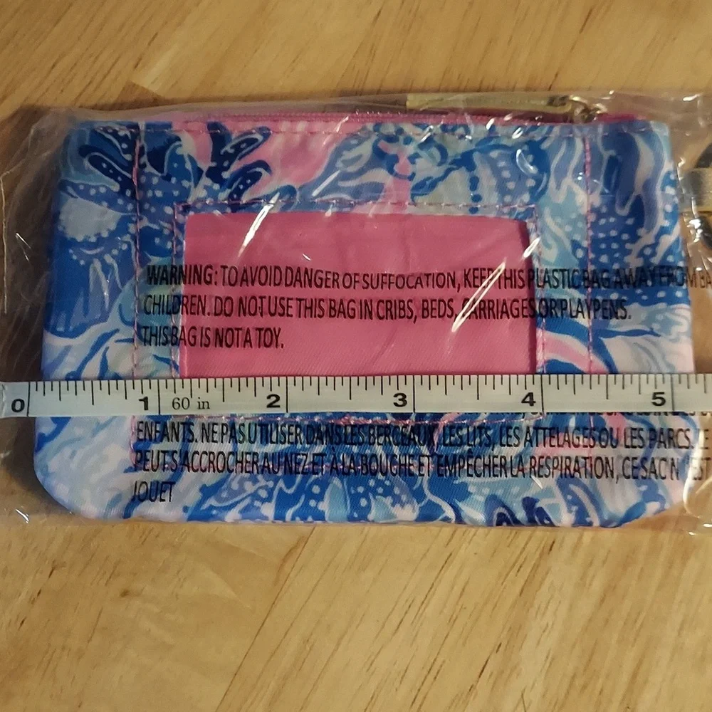 Lilly Pulitzer accents closure great