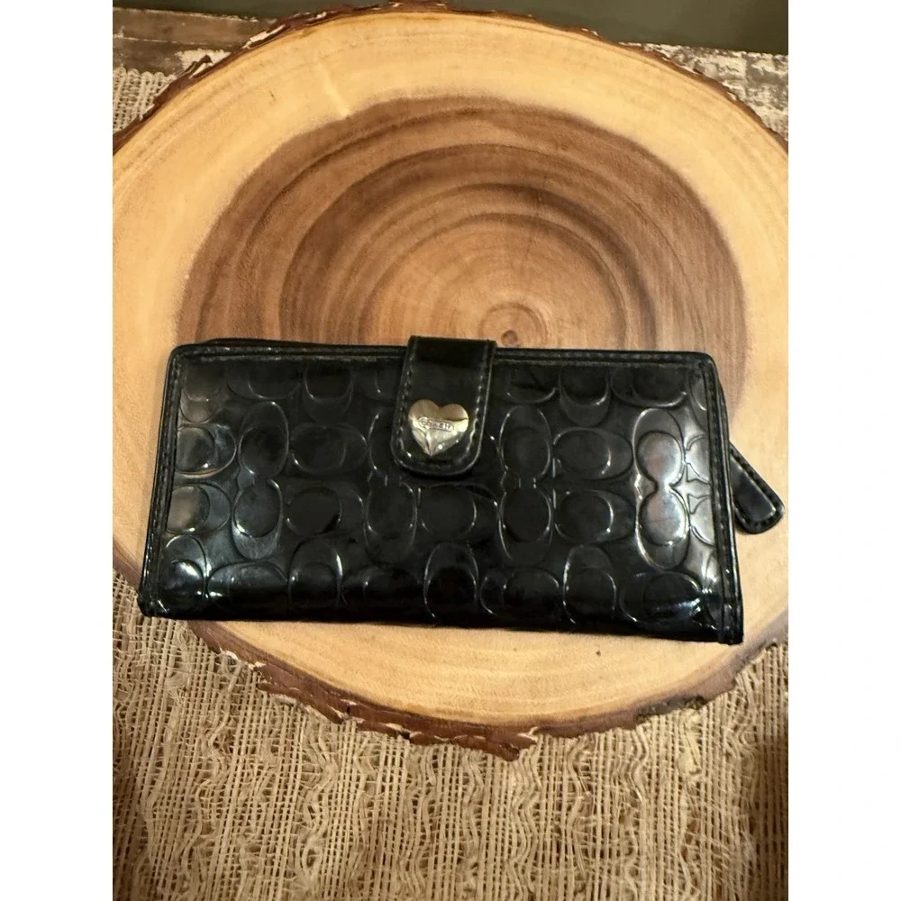 Coach patent logo