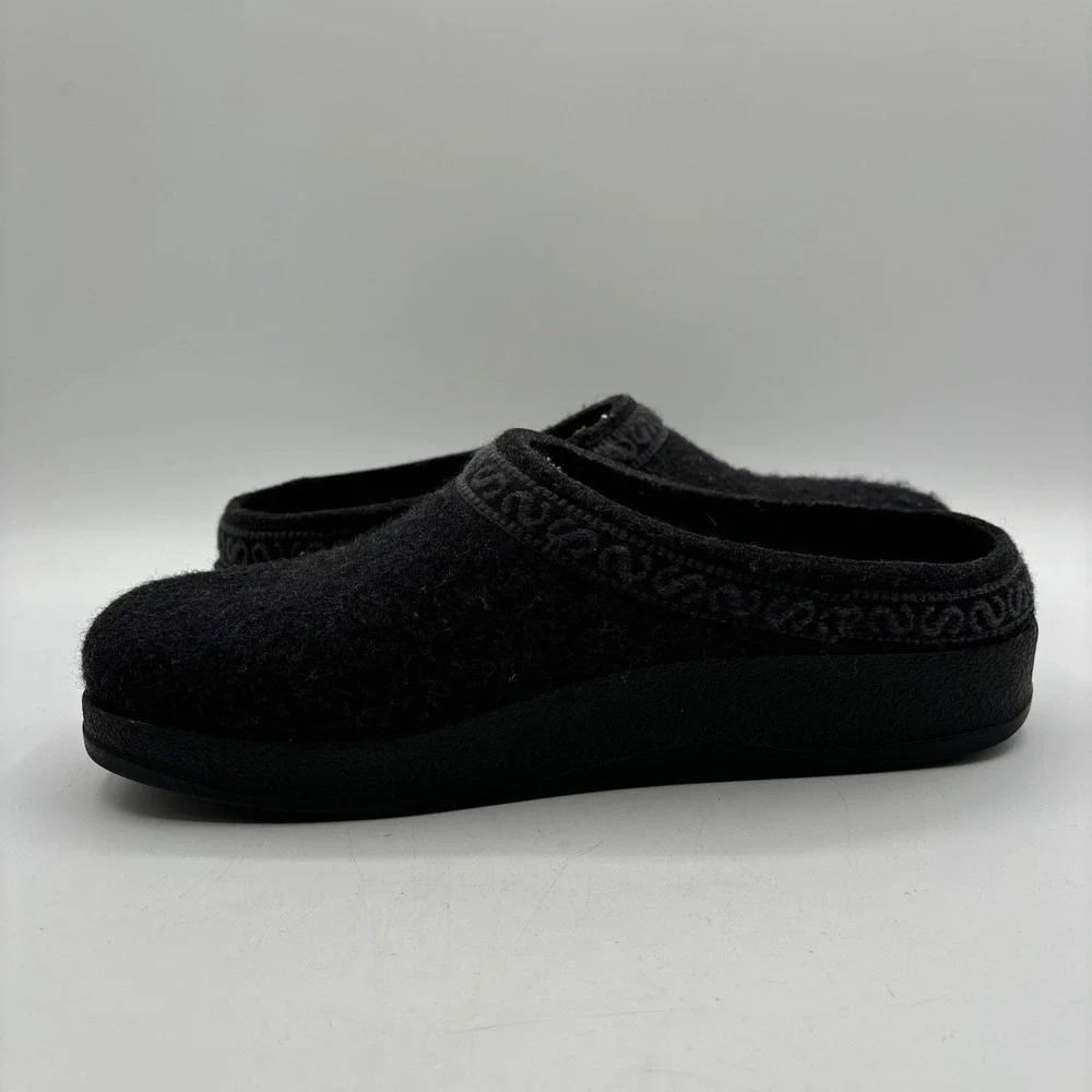 Stegmann wool clogs
