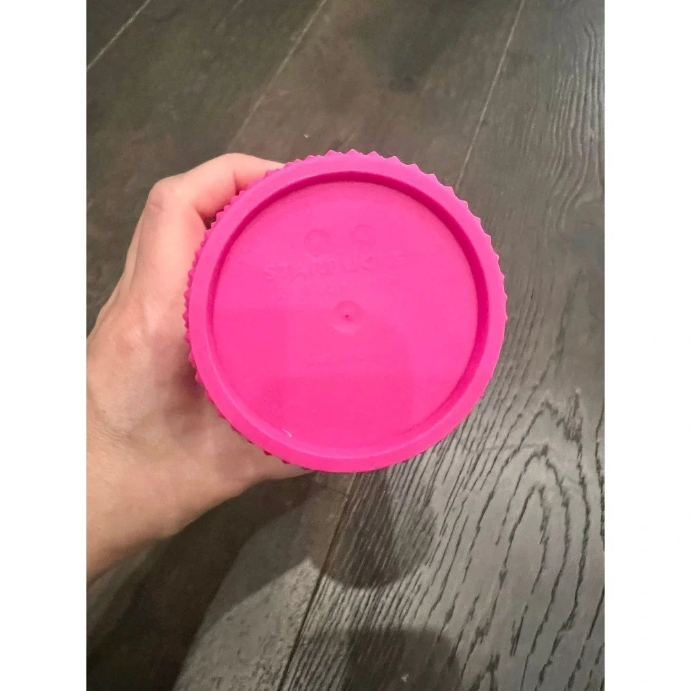 Starbucks no straw