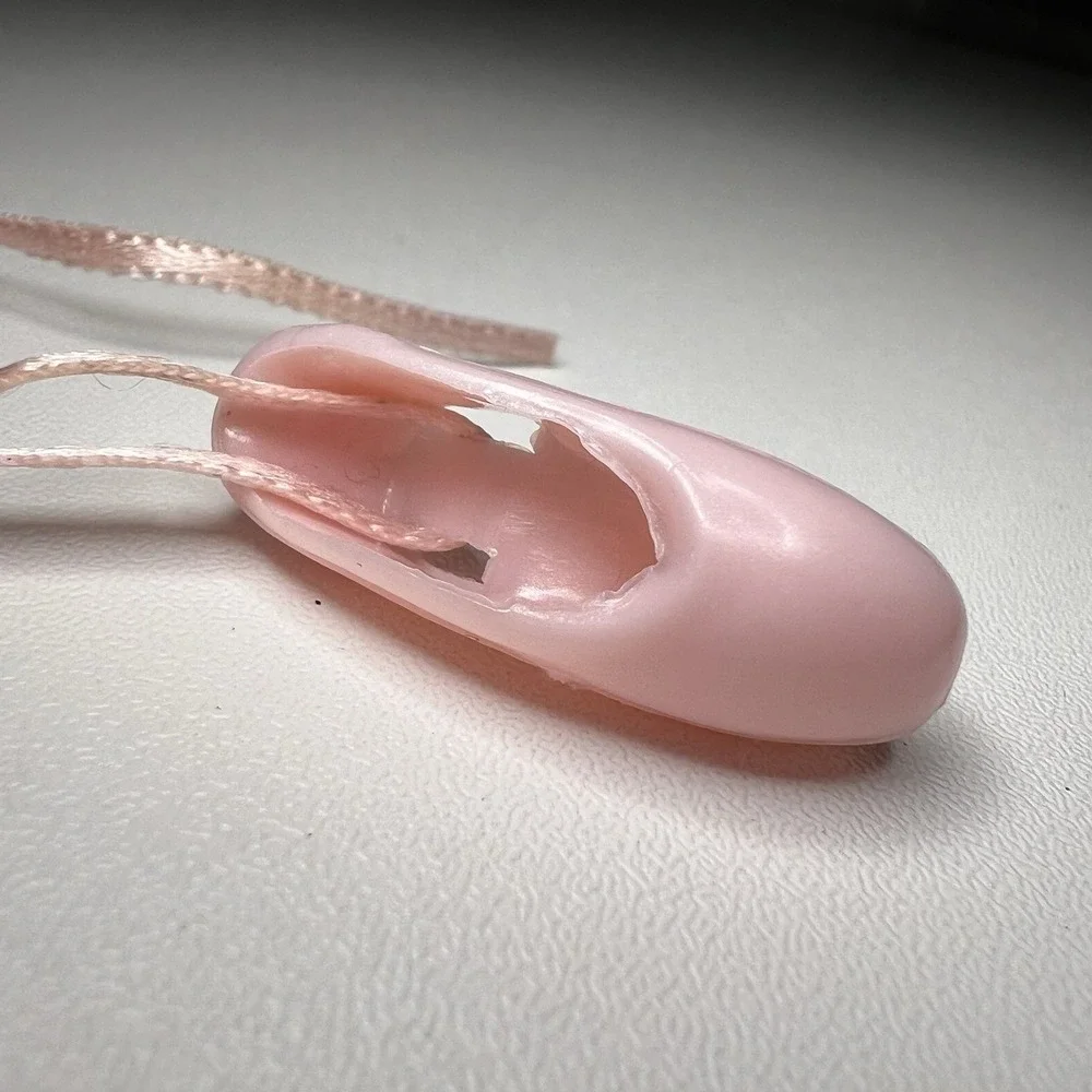 Single Vintage‎ Pink Plastic Ballet Slipper from a Mattel Barbie doll 1986