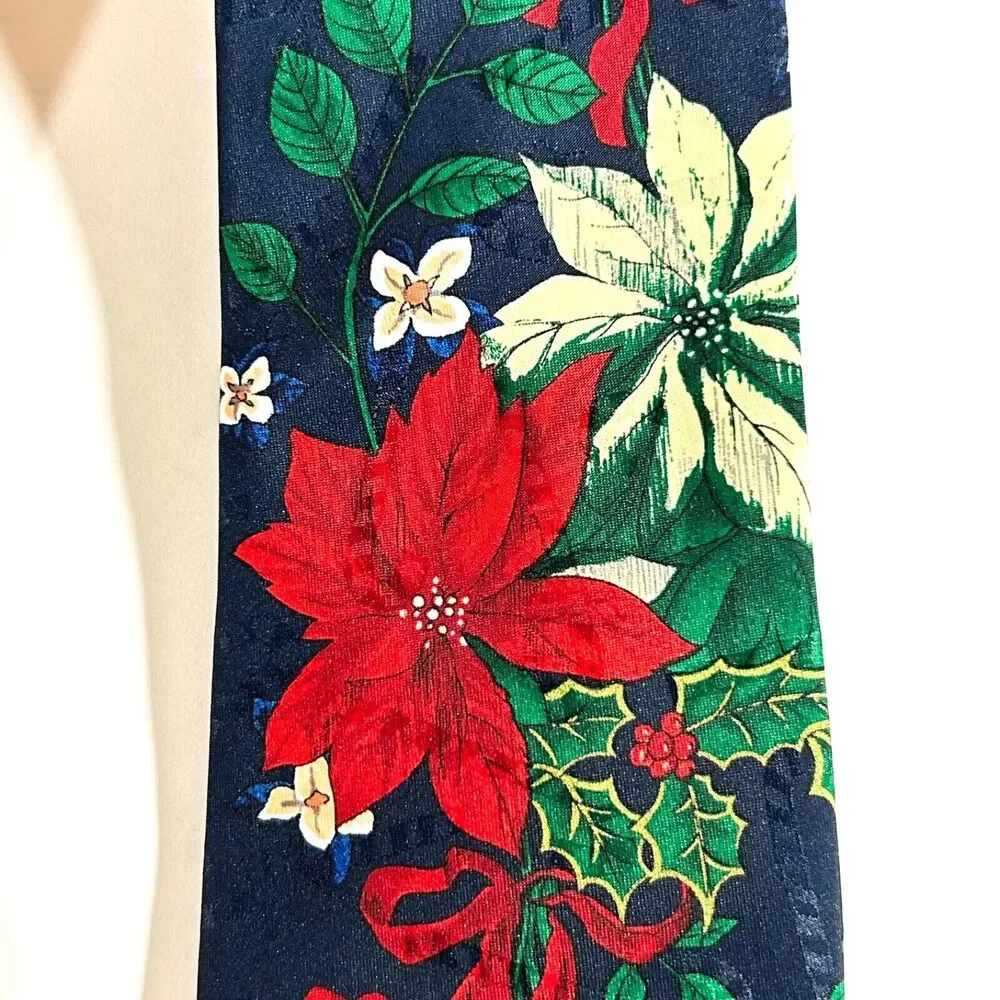 Hallmark yule tie