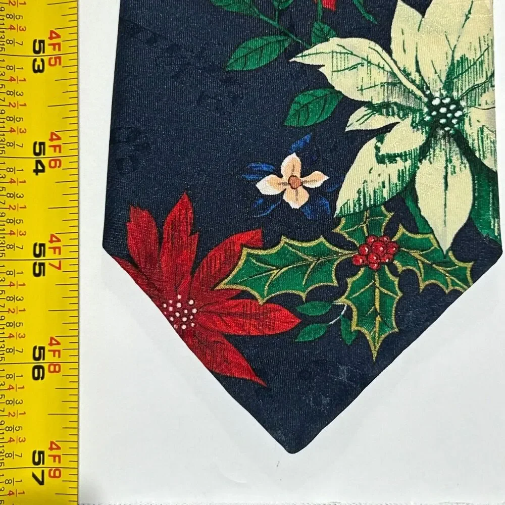 Hallmark yule tie