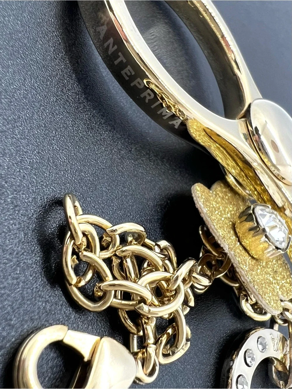 Anteprima gold tone