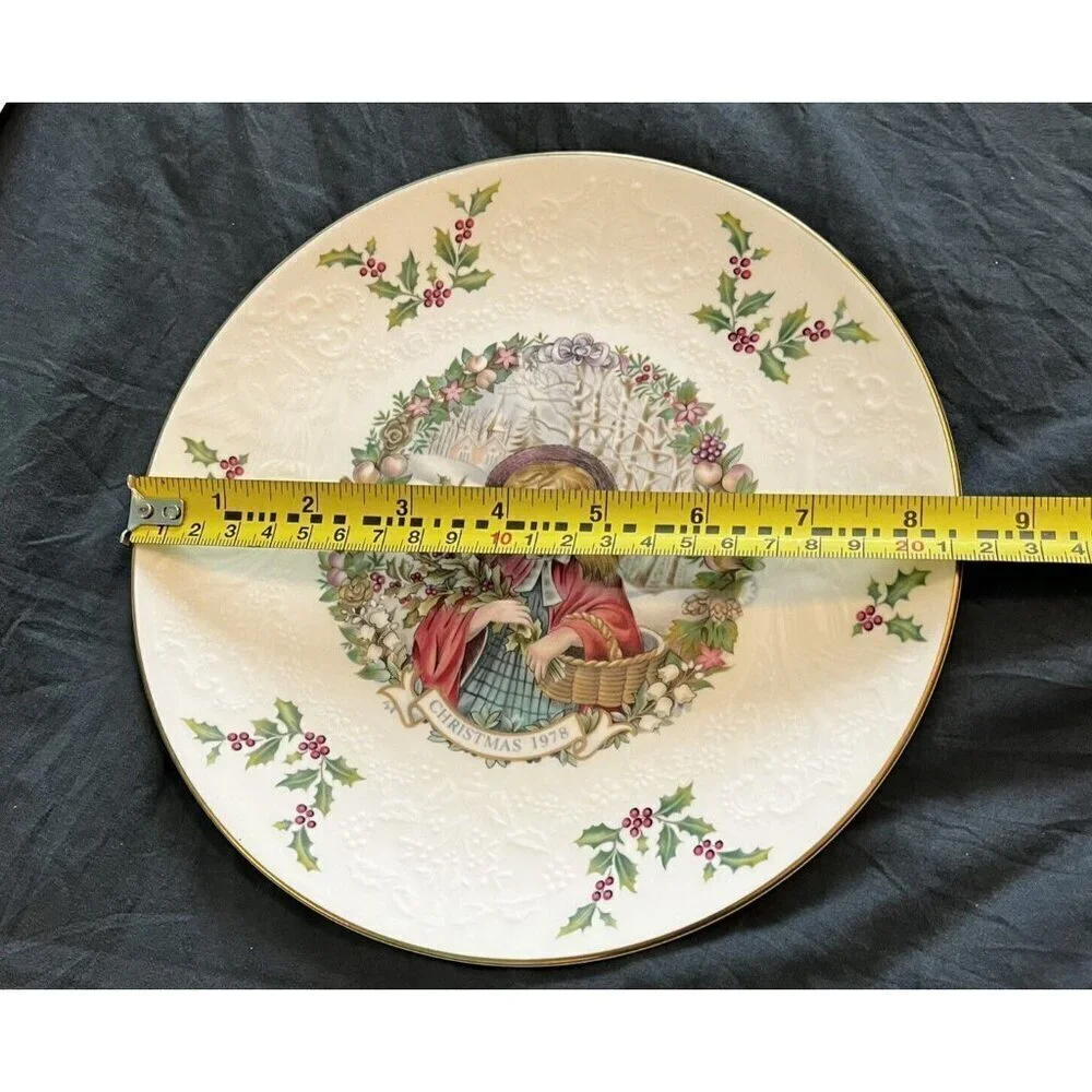 Royal Doulton approximately 25