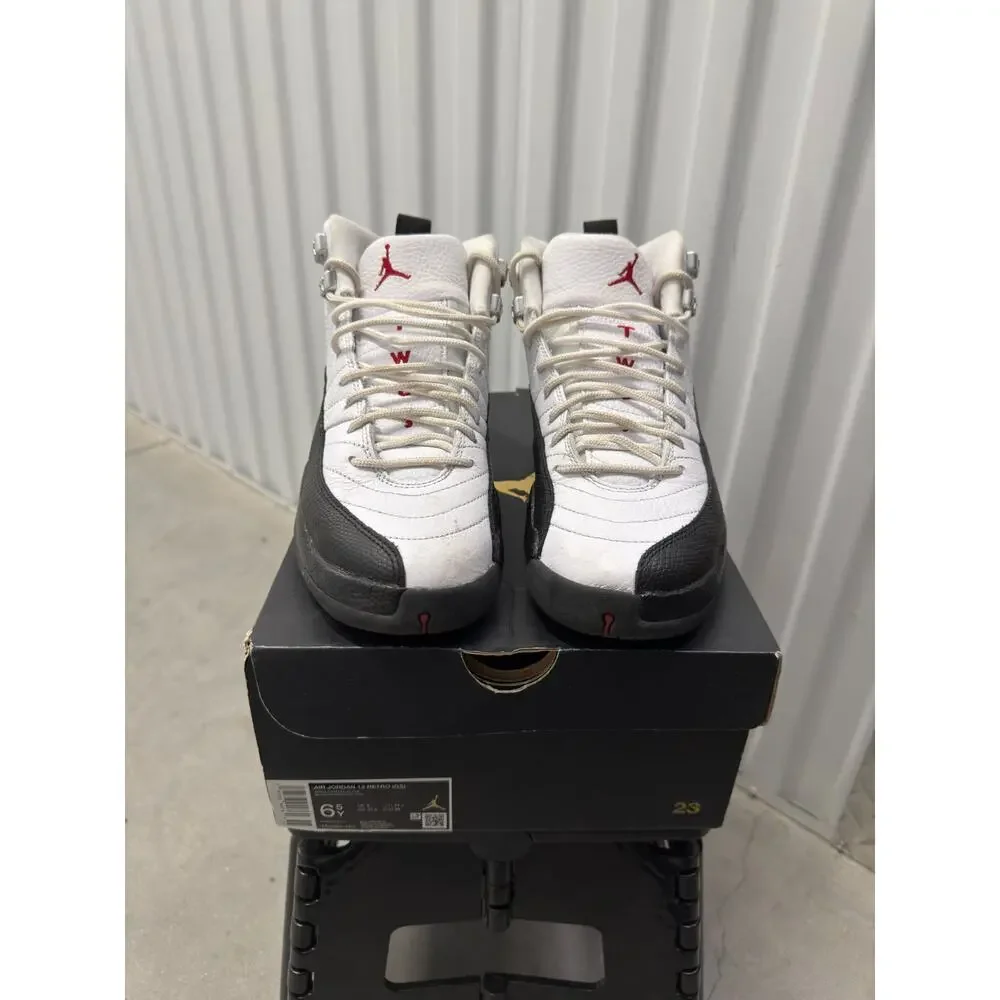 Jordan size 5y
