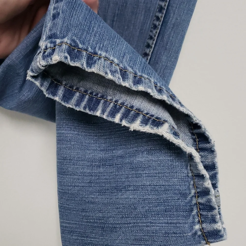 Levis guc medium