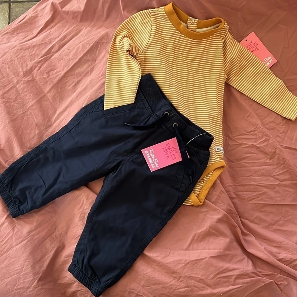 Baby Ruggedbutts 2 piece 12-18 months long sleeve and chino‎ pants for boys