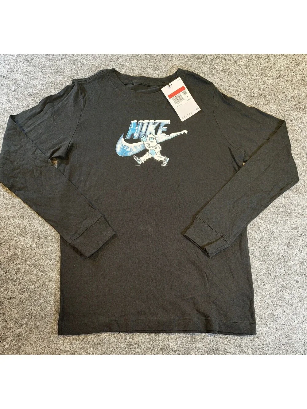 NWT Nike Boys Large Black Yeti Ice Swoosh Long Sleeve T-Shirt Tee