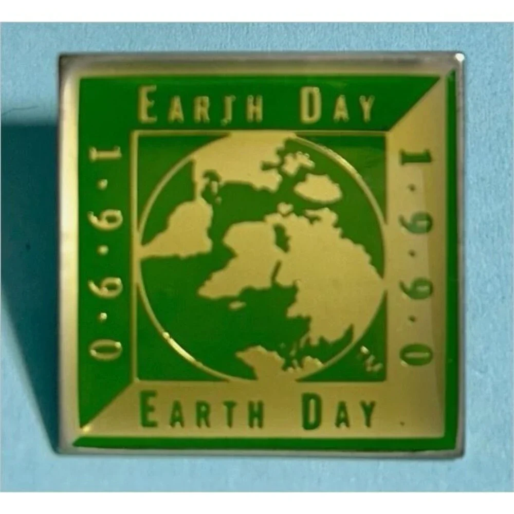 1990 EARTH Day Environmental lapel Pin