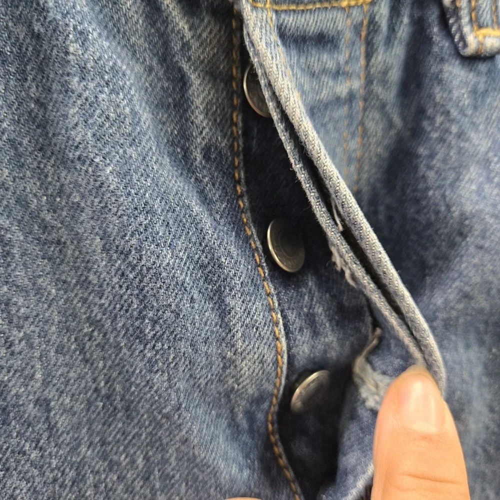 Levis *please carefully