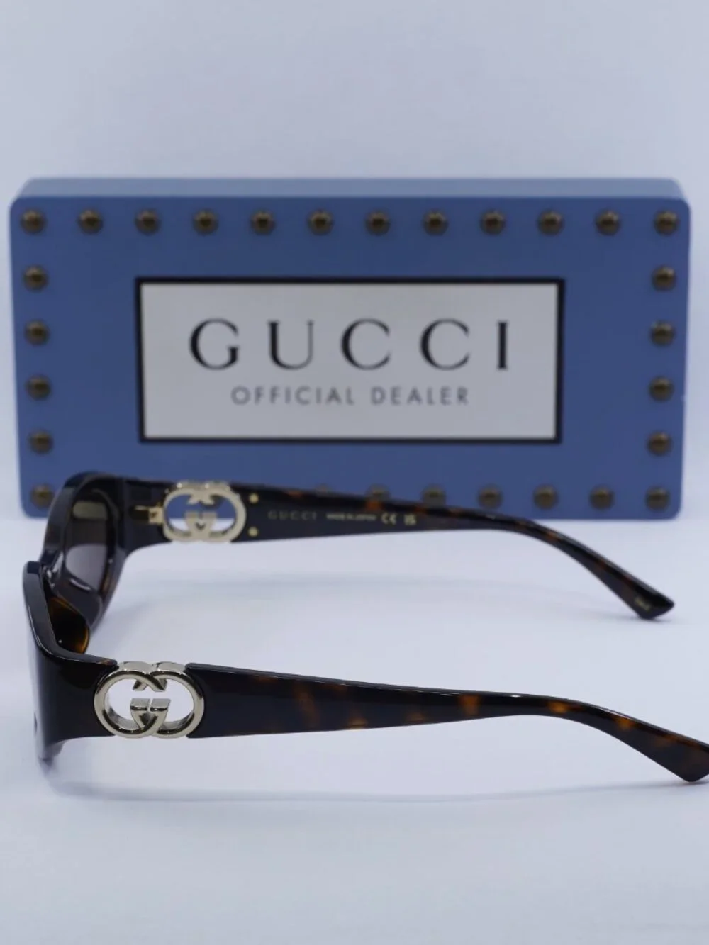 Gucci sunglass vary