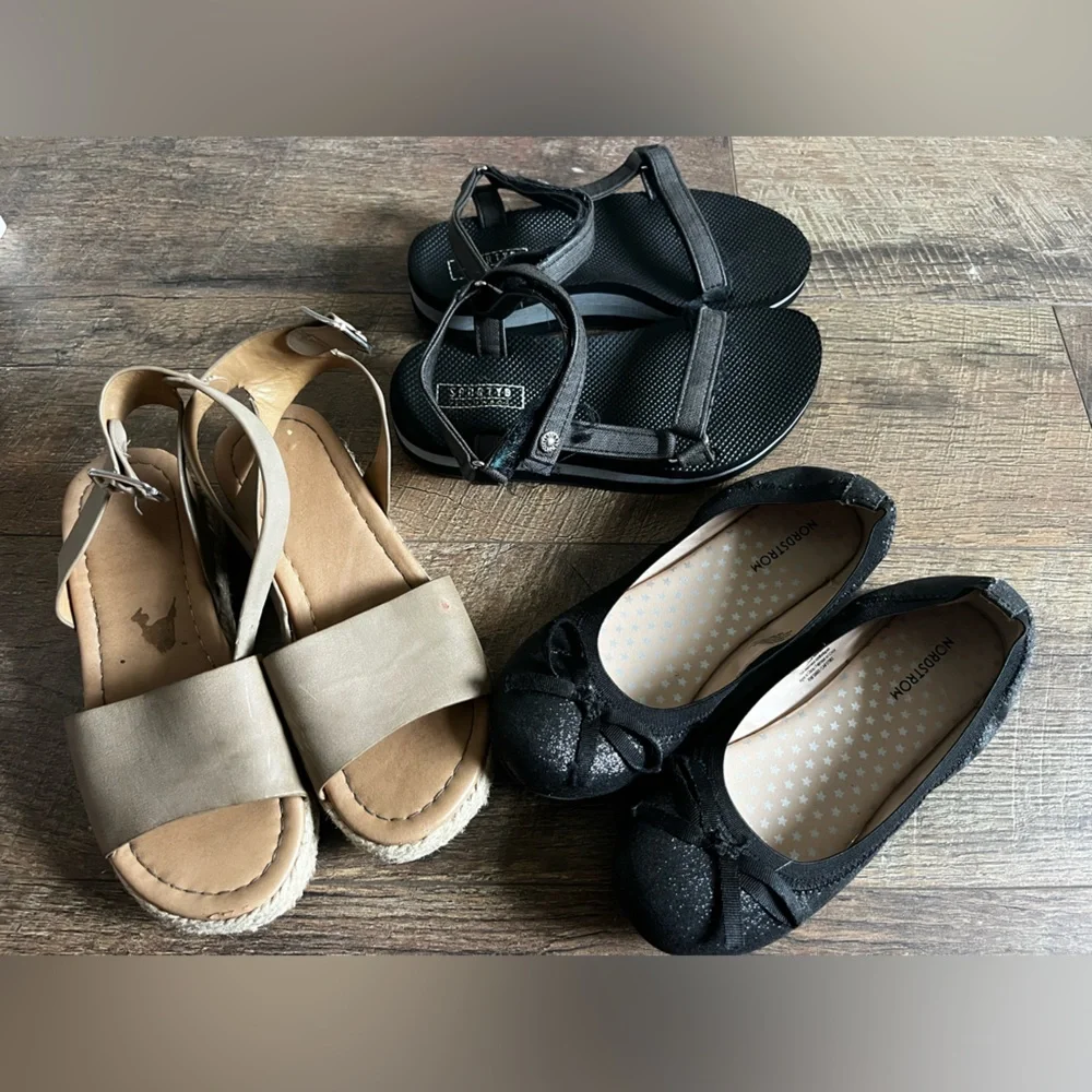 Lot of 3 girls size 2 Stylish Sandals and‎ Flats Set