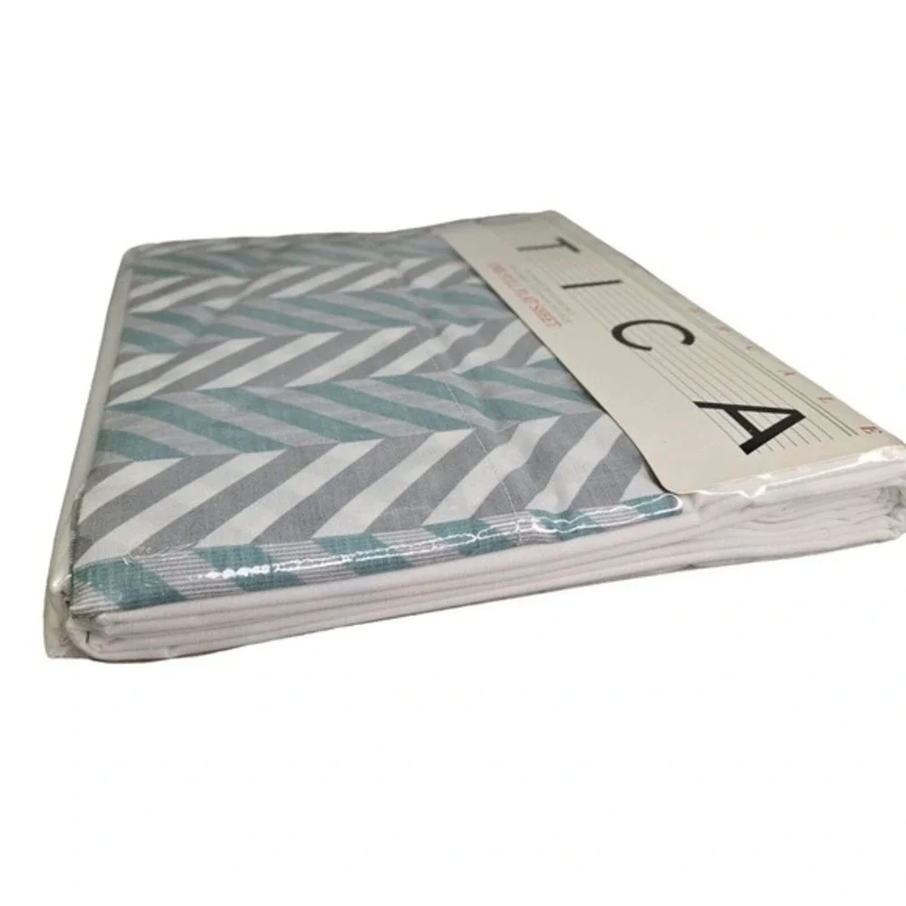 Utica full flat