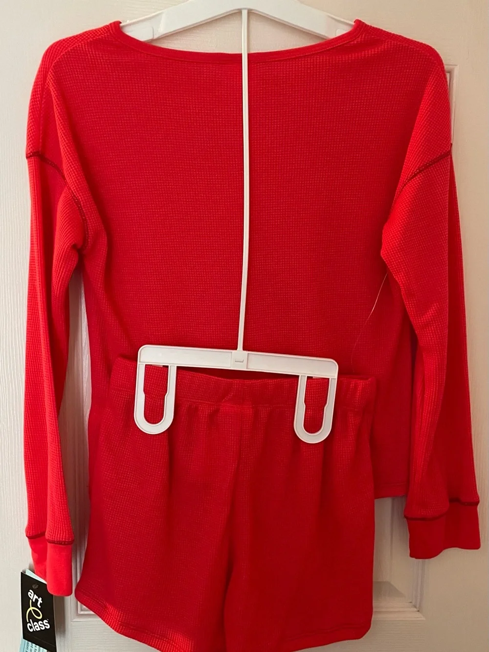 art class soft red