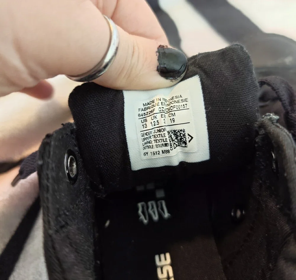 Converse black canvas