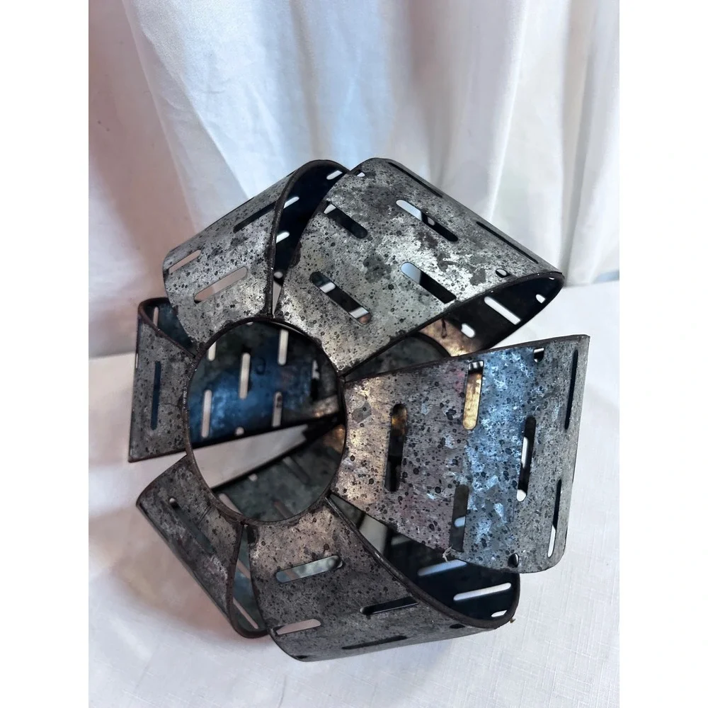 Unbranded galvanized metal
