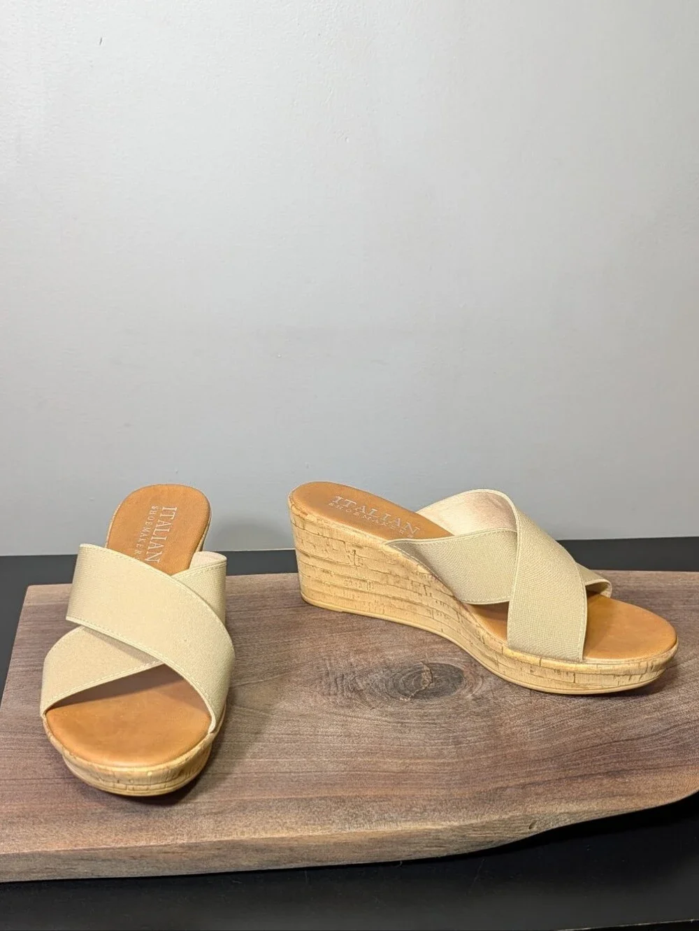 Italian Shoemakers beige crisscross