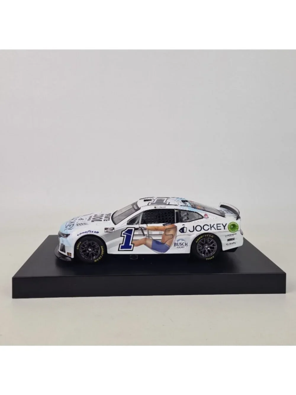 Lionel racing 24