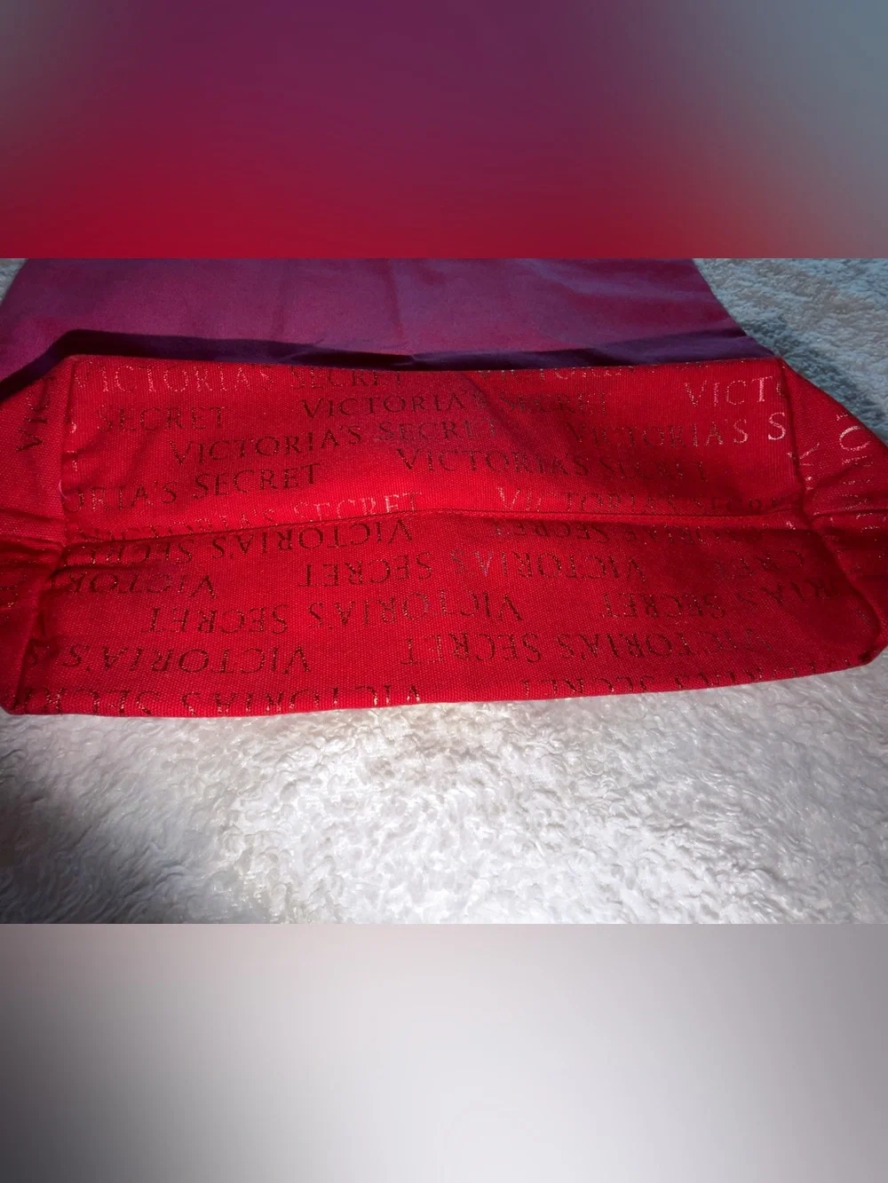 Victorias Secret catching no tote