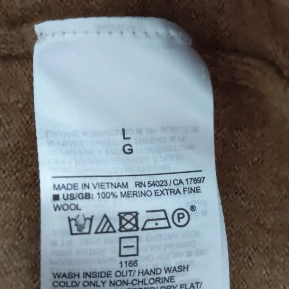 Banana Republic classic crewneck