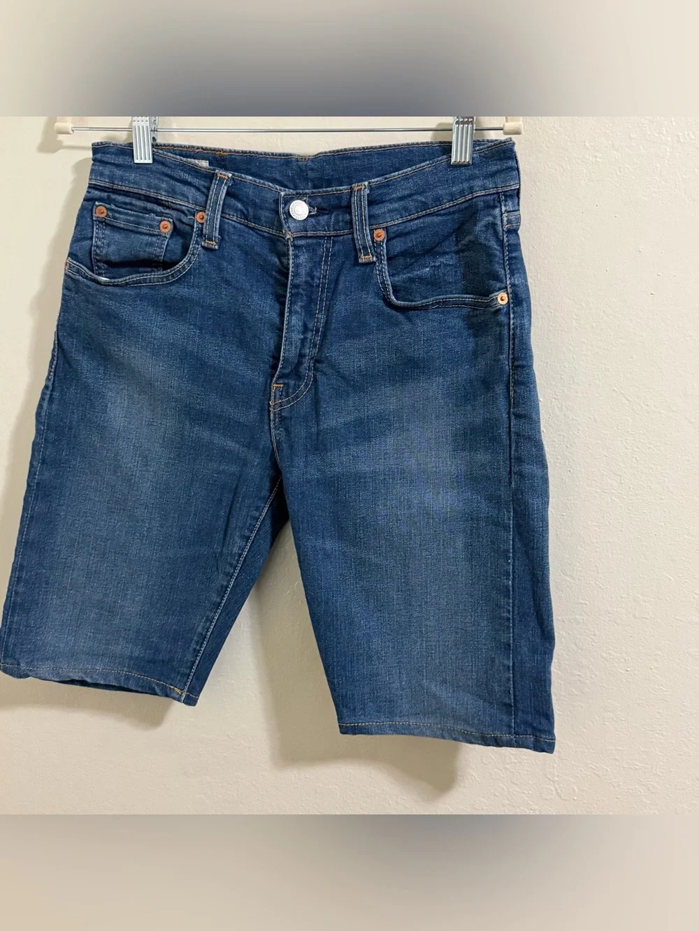 Levis excellent pre