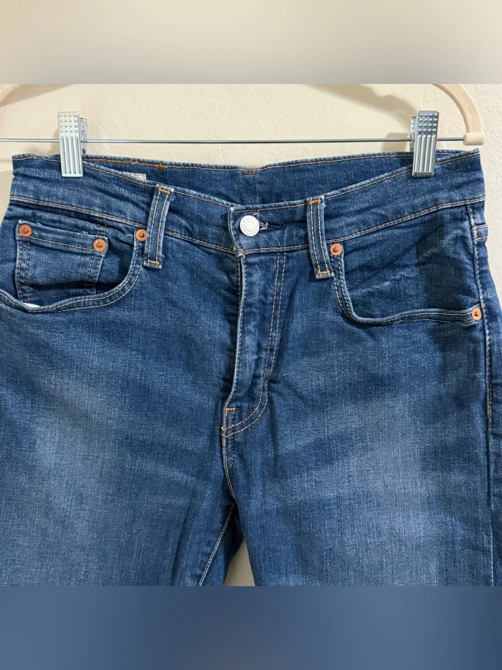 Levis excellent pre