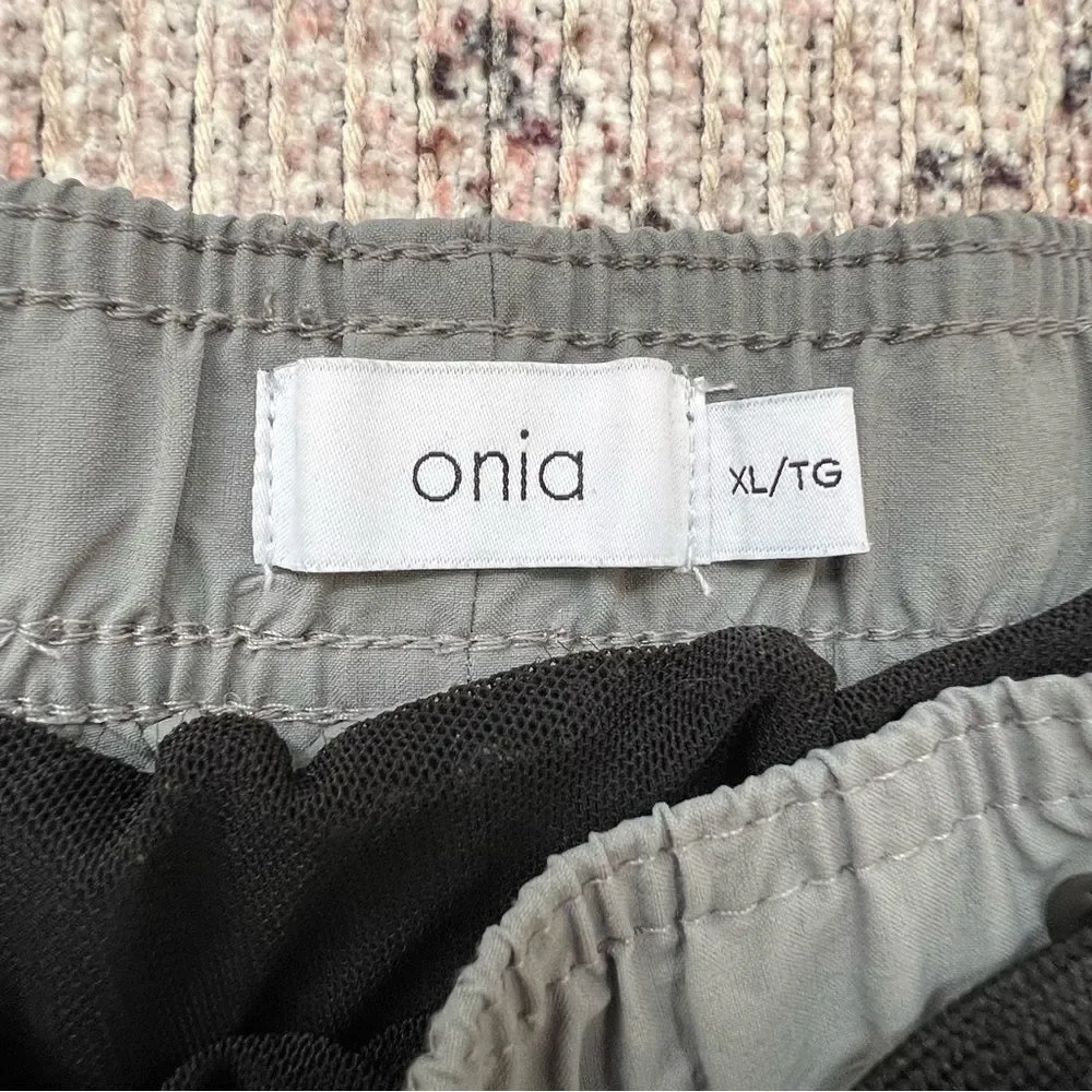 Onia these swim
