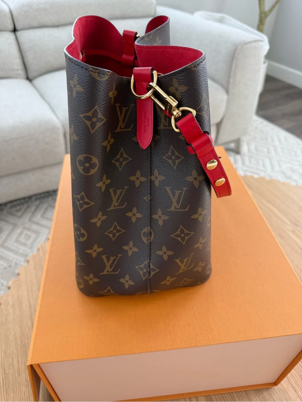 Louis Vuitton bag top
