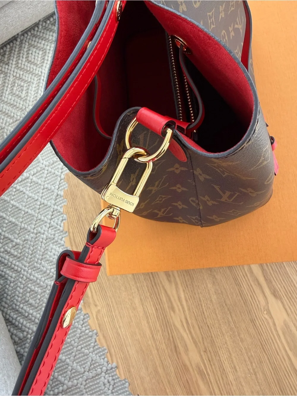 Louis Vuitton bag top