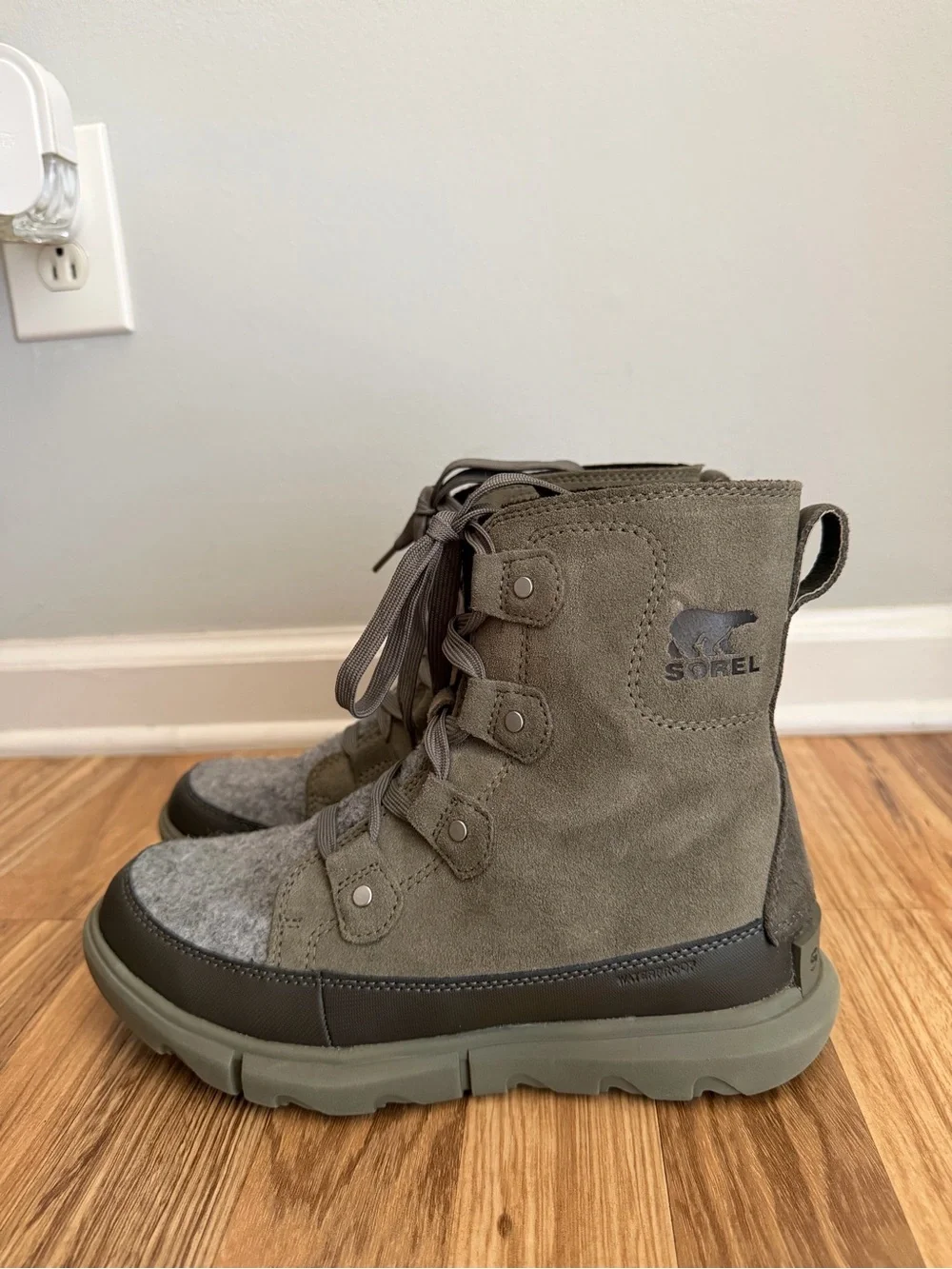 Sorel women explorer