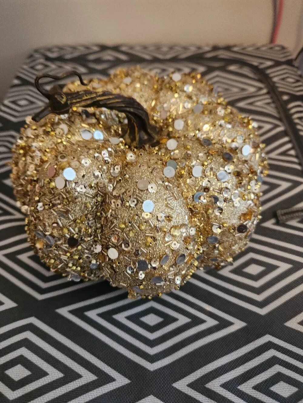 N/A gold sequined