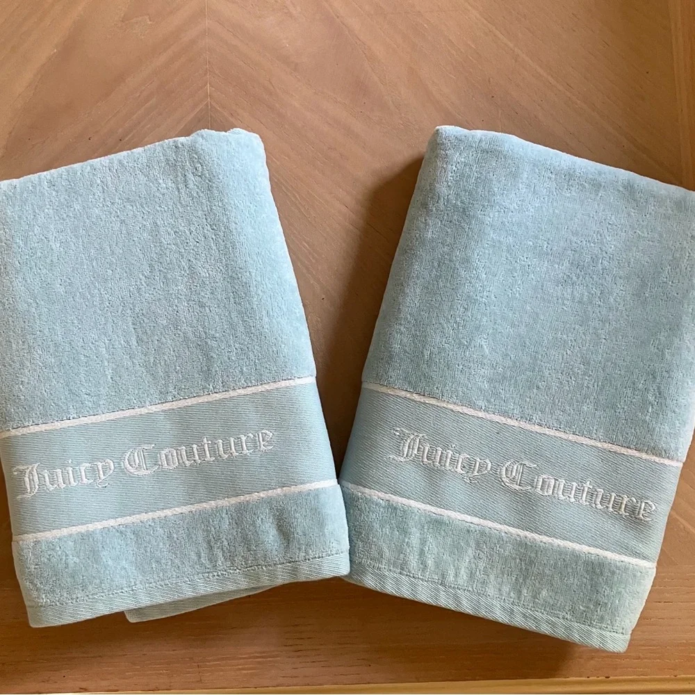Juicy Couture set beautiful
