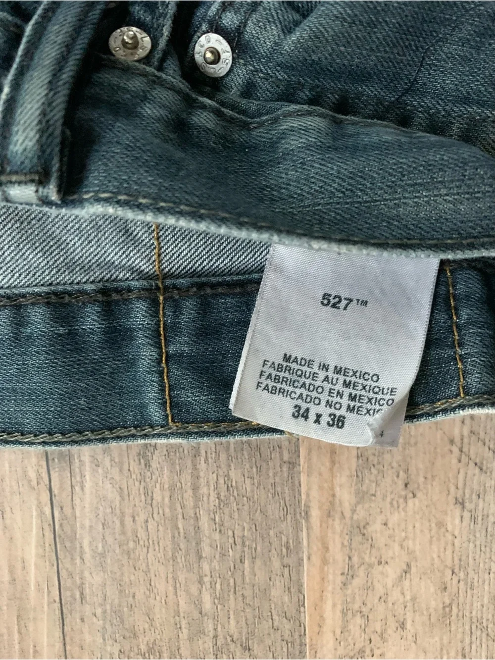 Levis size 34