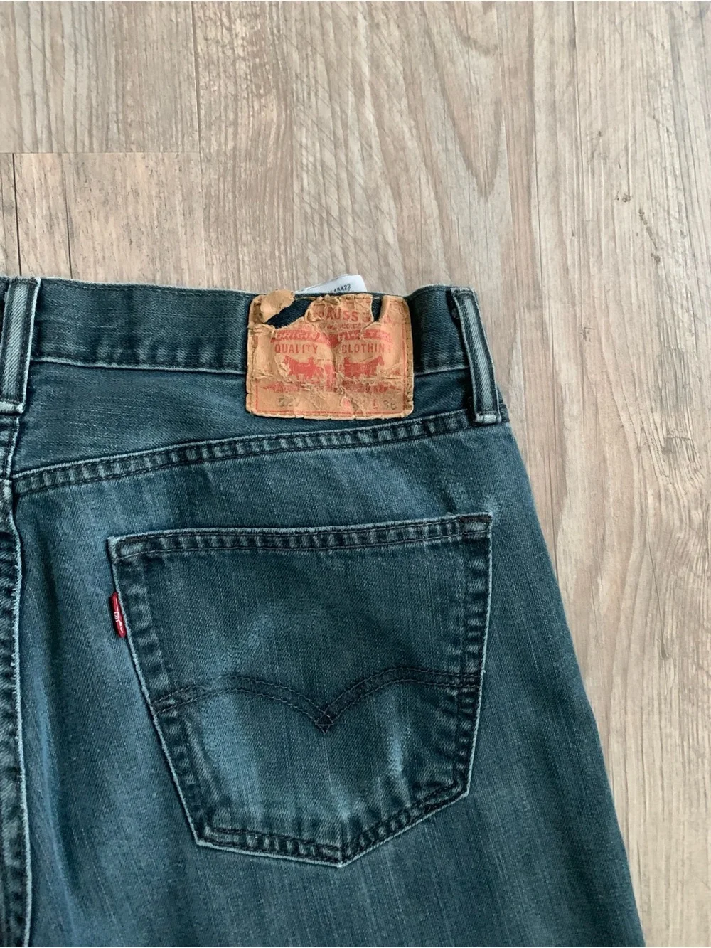 Levis size 34